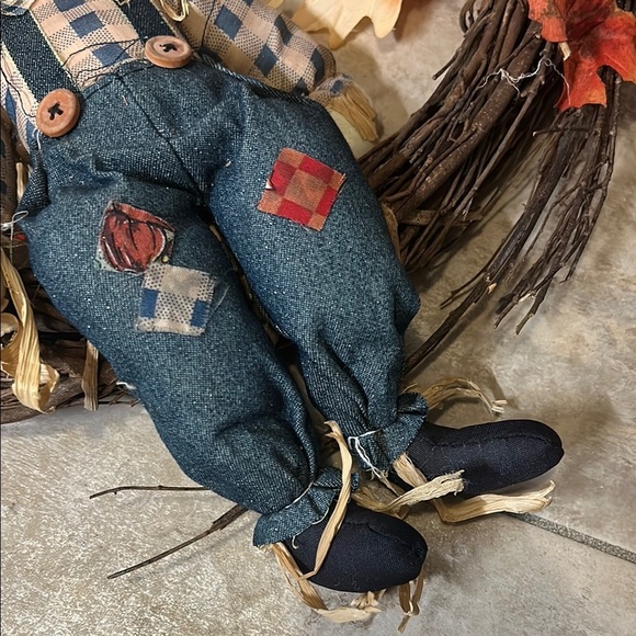 Autumn Leaf Wreath with Scarecrow Decor - Picture 5 of 11